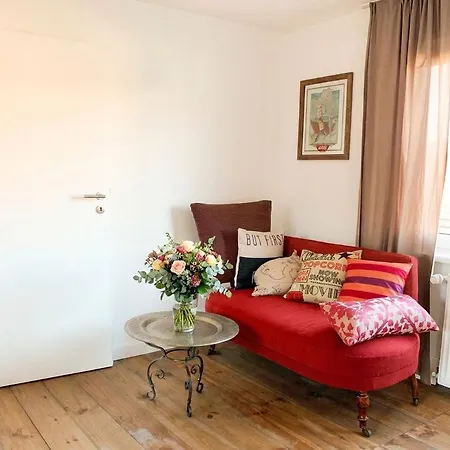 The Gold Apartman *
